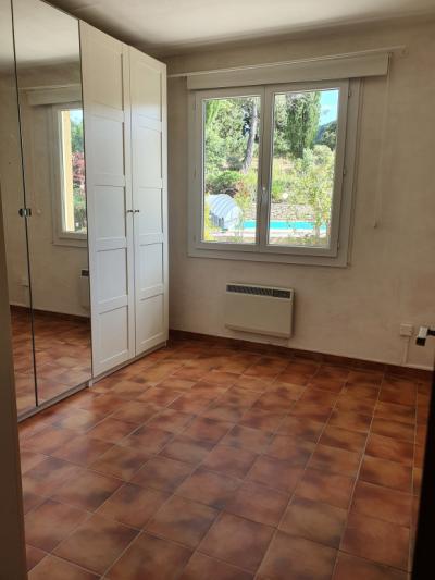 Detached Villa With Pool in 1.5 Acre Gardens
