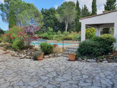 Detached Villa With Pool in 1.5 Acre Gardens