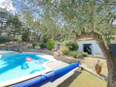 Detached Villa With Pool in Elevated Position