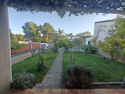 Villa with Garden, Cellar, Hangar, Swimming Pool