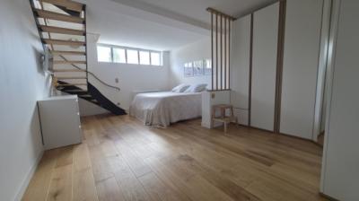 Magnificent House with Swimming Pool and Garage