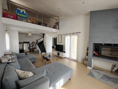 Detached Villa with Landscaped Garden