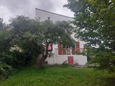 Detached House With Garden And Garage