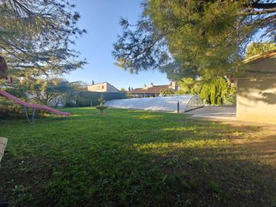Villa with Garden, Cellar, Hangar, Swimming Pool