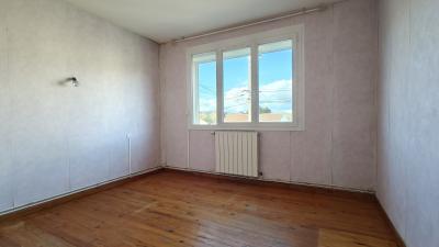 Town House with Neat Garden