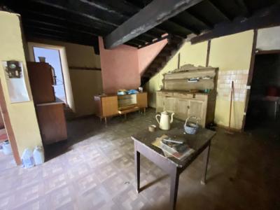 Vast Farmhouse To Renovate