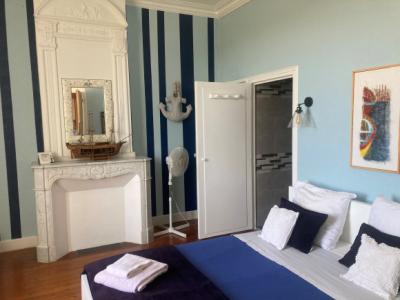 Mansion House With Garden And Terrace