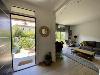 Renovated Town House With Garage And Garden