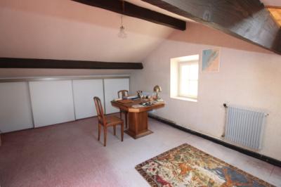 Large Detached Villa with Garden