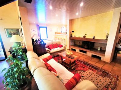 Large Villa With Outbuilding And Quality Services