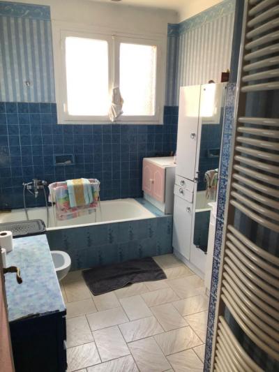 Single Storey Detached Villa with Garden
