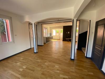 Family Home Near The Heart of Town