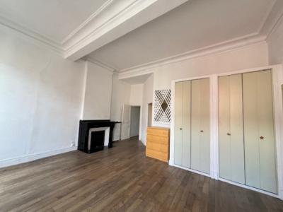 Apartment in the Heart Of The City with Terrace