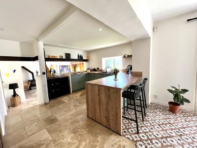 Fully Renovated Detached House with Pool