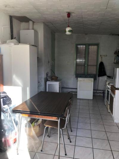 Single Storey Detached Villa with Garden