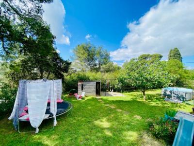 Detached Villa with Landscaped Garden