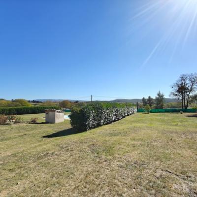 Single-Story Villa with Swimming Pool and Garage