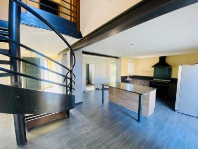 Charming Fully Renovated House With Garden, Swimming Pool, Garages