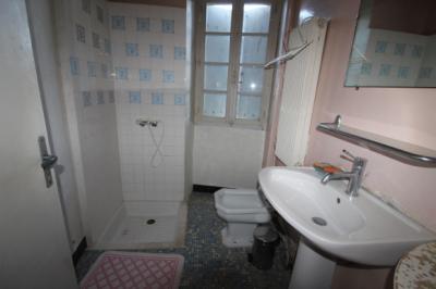 Habitable Large House to Improve