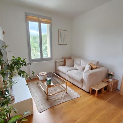 Magnificent House with Swimming Pool and Garage