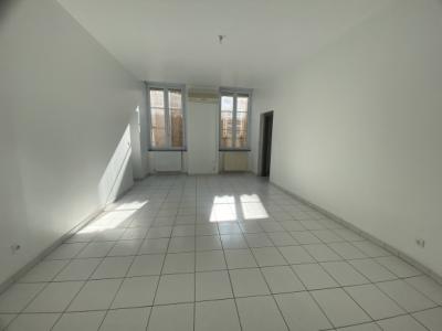 Apartment With Elevator in Heart of Town