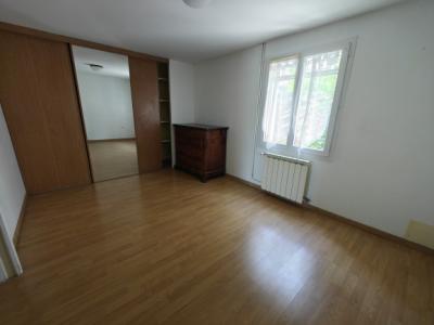 Traditional House in Sought After Sector
