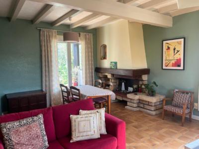 Detached Villa with Garden