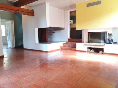 Detached Villa With Pool in 1.5 Acre Gardens