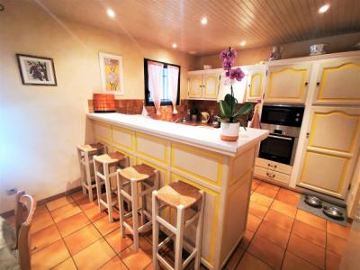 Large Villa With Outbuilding And Quality Services