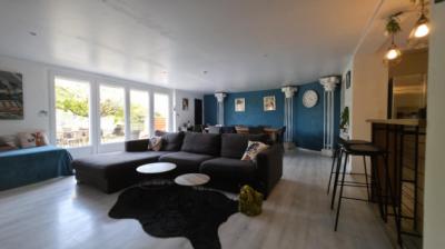 Detached Country Villa with Pool and Open Views