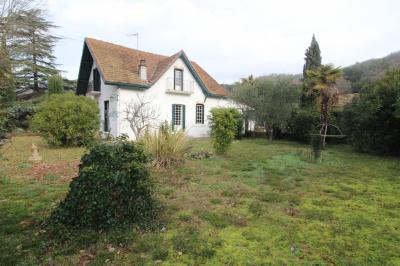 Detached House with Garden in Rural Village