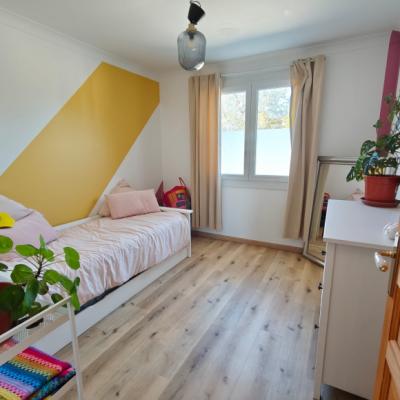 Single-Story Villa with Swimming Pool and Garage