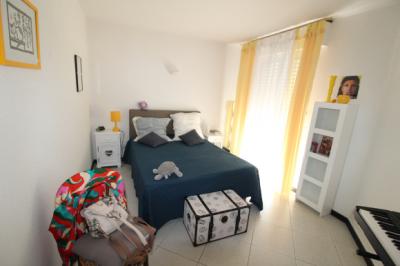 Detached Villa with Swimming Pool