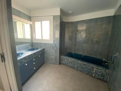 Villa with 4 Bedrooms, Garage, Large Basement