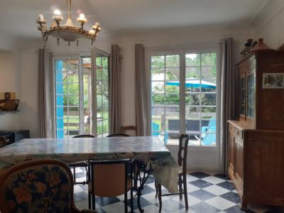 Detached Villa with Apartment and Lovely Garden
