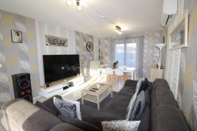 Detached House with Landscaped Garden