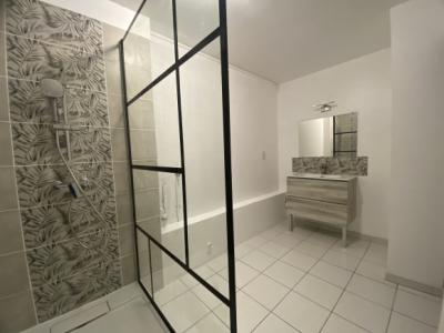Apartment With Elevator in Heart of Town