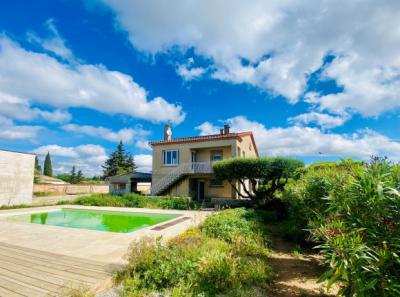 Charming Fully Renovated House With Garden, Swimming Pool, Garages