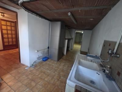 Villa with Garden, Cellar, Hangar, Swimming Pool