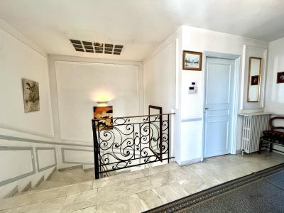 Lovely House with Pool in Garden plus Garage