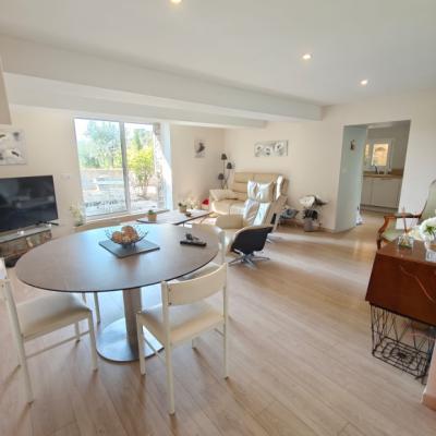 Two Houses in 34 Hectares of Vineyards