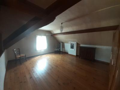 Detached Town House With Adjoining Garden And Garage