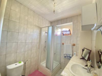 Manor House with Pool in 1.5 Acre Gardens