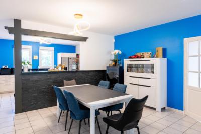 Detached Villa with Swimming Pool