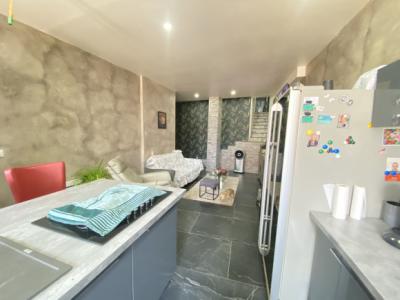 Apartment Building With 4 Apartments