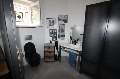 Contemporary Detached House with Swimming Pool