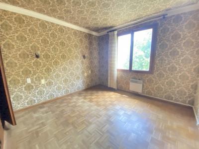 Detached Villa with Garden and Land