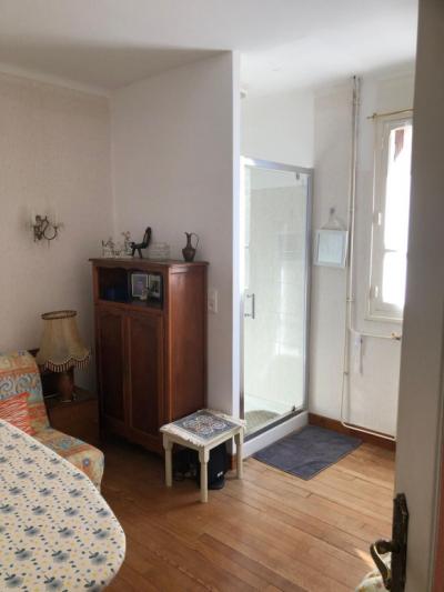 Single Storey Detached Villa with Garden