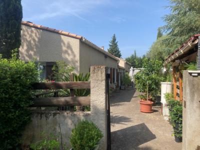 Detached Villa, Swimming Pool, Garage, Parkland Gardens