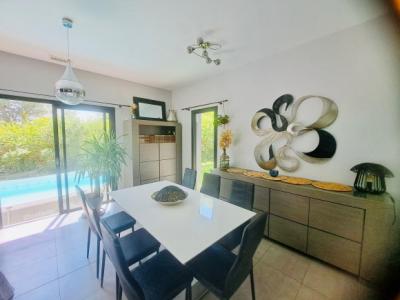 Detached Villa with Landscaped Garden